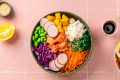 Poké Bowl: origini, ingredienti e curiosità sul nuovo trend culinario
